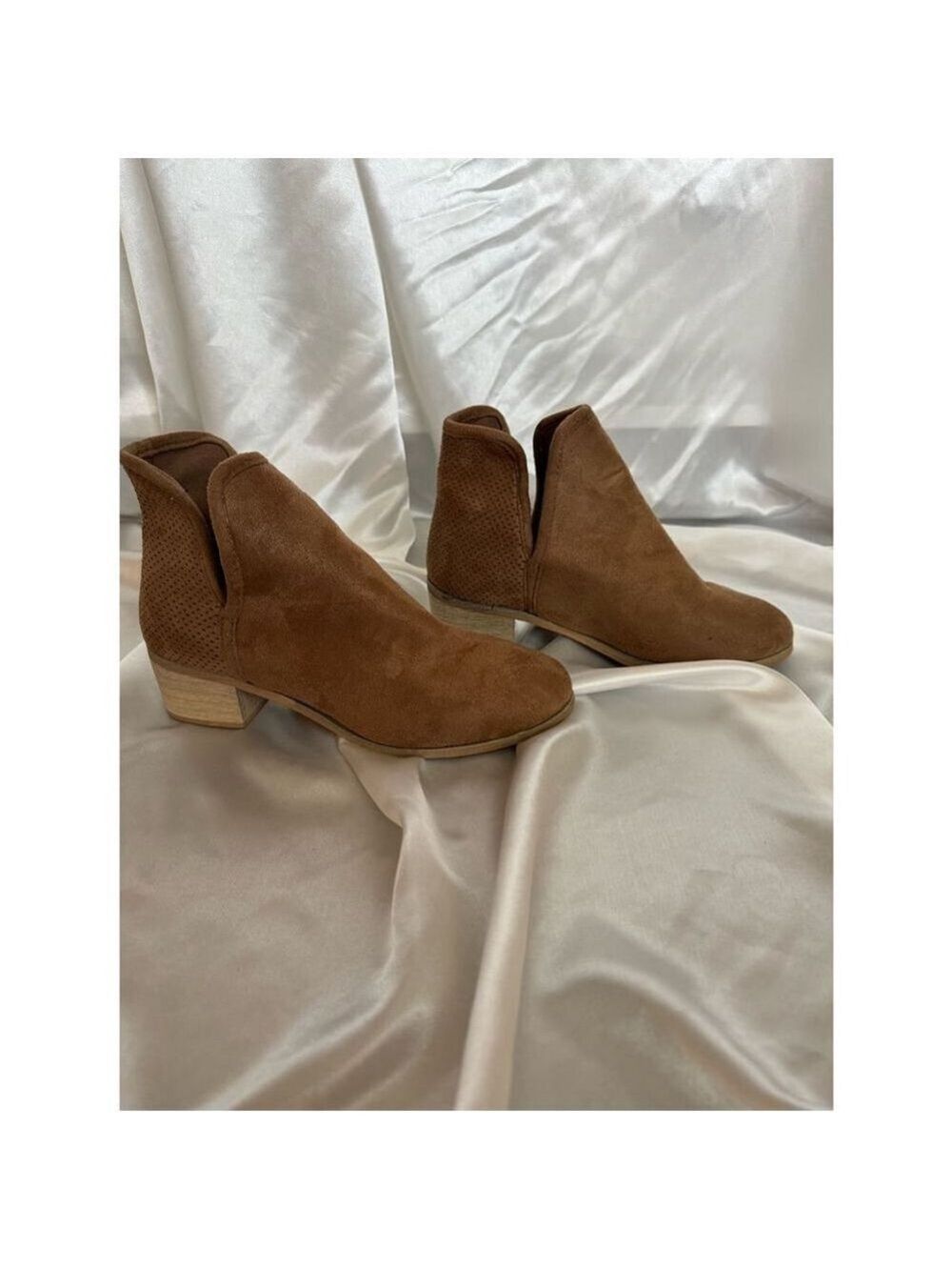 ☔️ Seven Booties - Picture 4 of 8